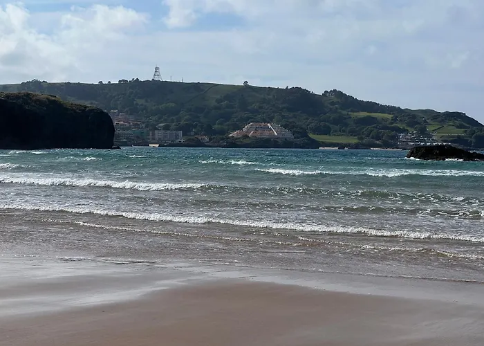 Secret Paradise, Stylish Host Camargo