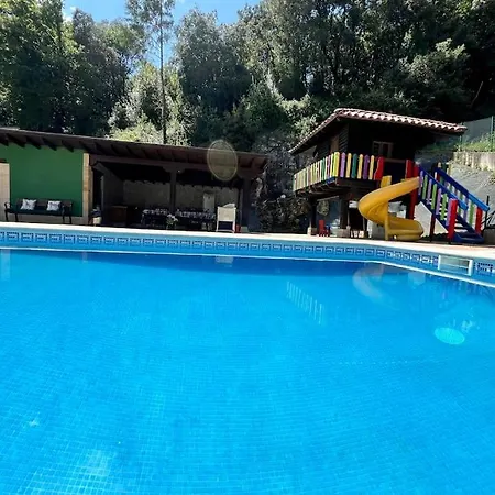 Secret Paradise, Stylish Host *