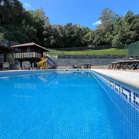 Secret Paradise, Stylish Host * Camargo